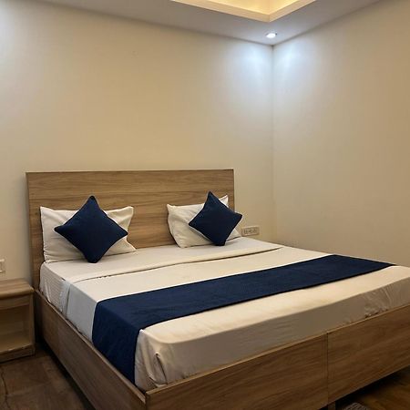 Hotel Aerocity Golden Close To New Delhi Airport Экстерьер фото