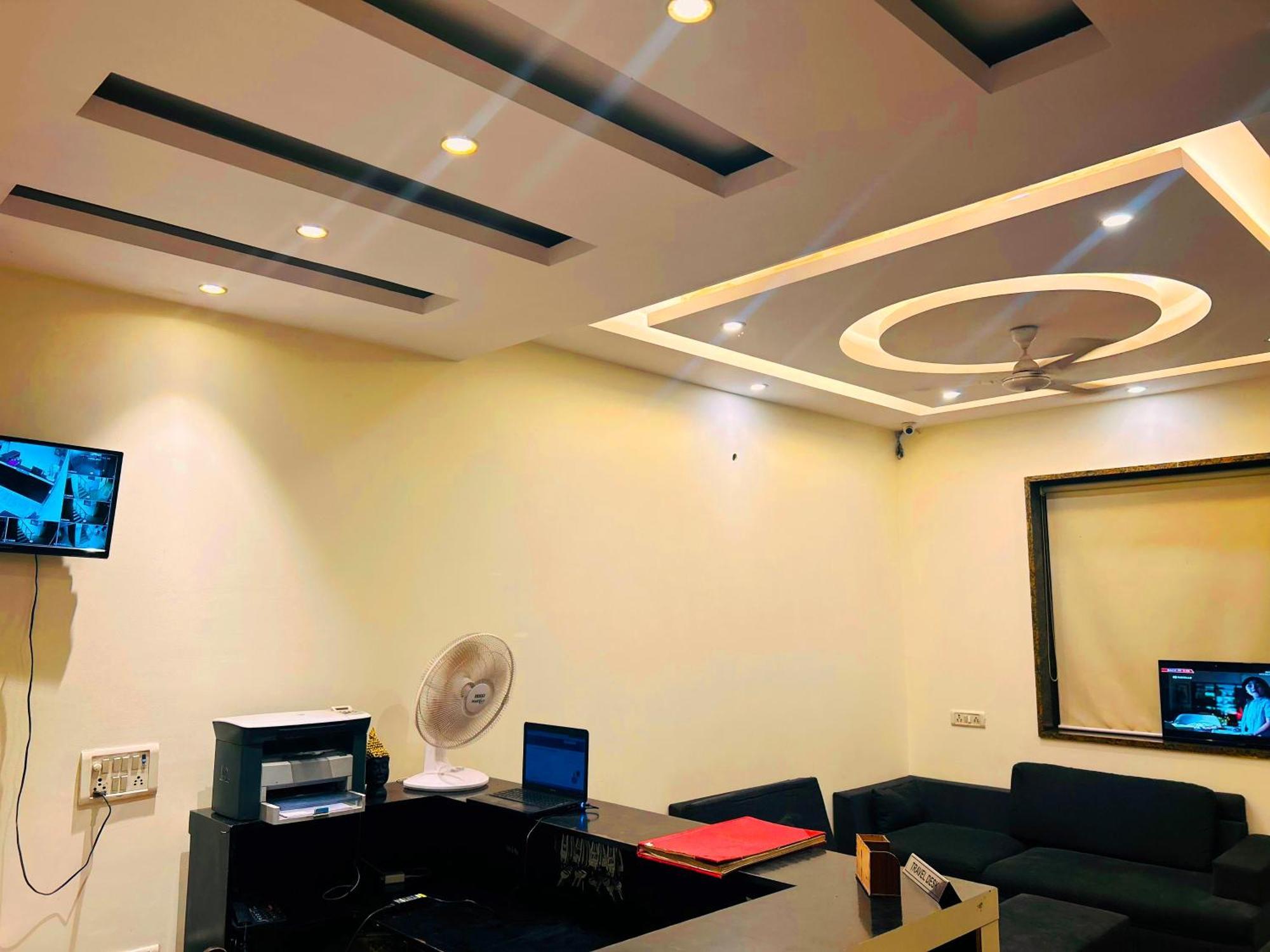 Hotel Aerocity Golden Close To New Delhi Airport Экстерьер фото